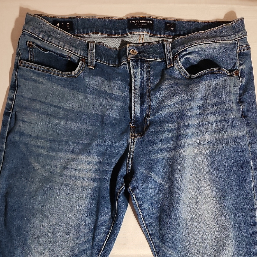 Lucky Brand Men's Classic Indigo Athletic Slim Straight Jeans